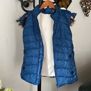 Stylish Blue Women's Vest with Faux Fur Accents